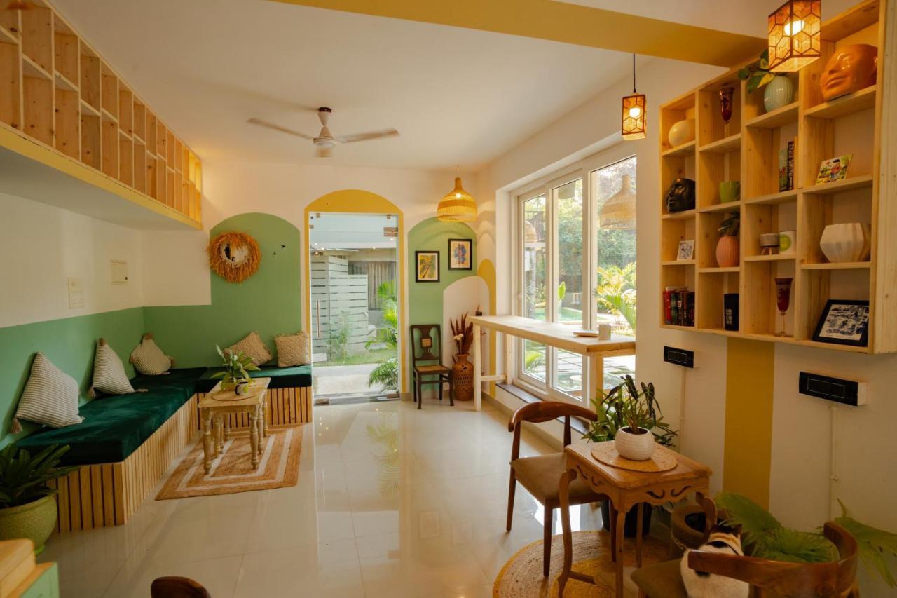Locomo Boutique, Morjim - Stay Work Eat Buitenkant foto
