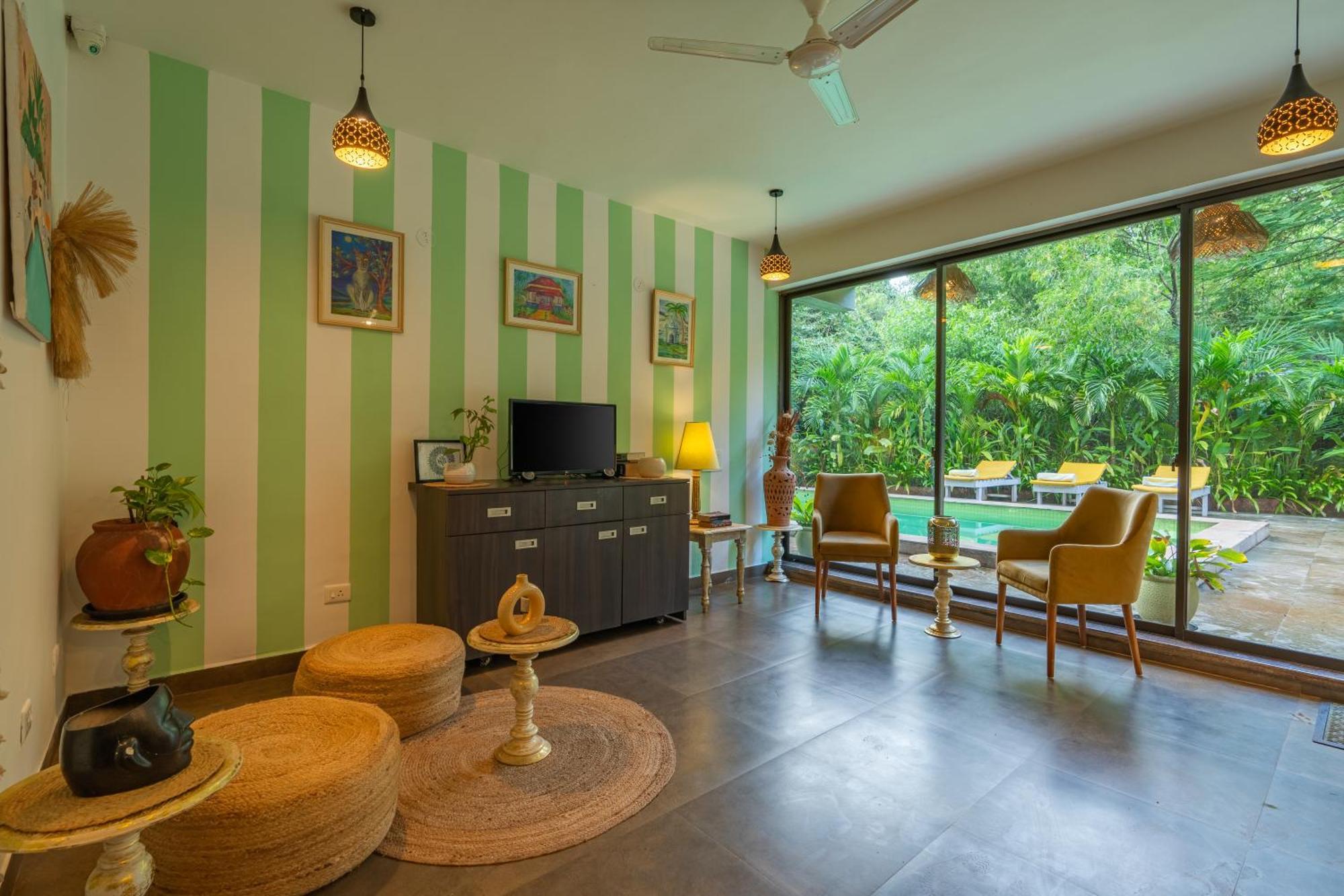 Locomo Boutique, Morjim - Stay Work Eat Buitenkant foto